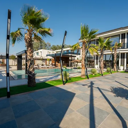 Villa Azura With Pool Sauna Jacuzzi