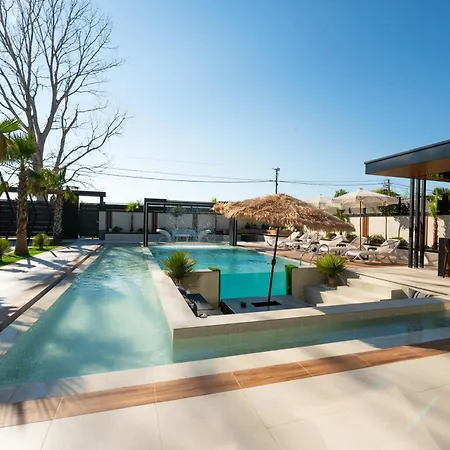 Villa Azura With Pool Sauna Jacuzzi