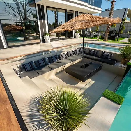 Villa Azura With Pool Sauna Jacuzzi Rrushkull (Durres)