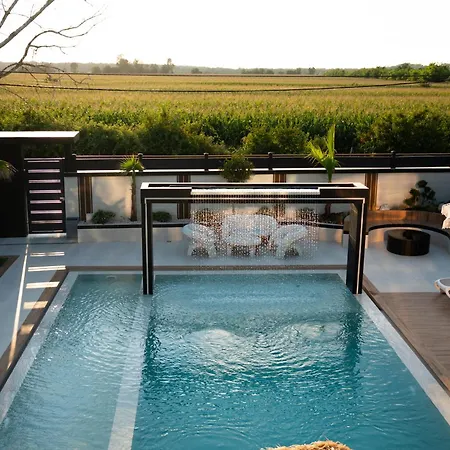 Villa Azura With Pool Sauna Jacuzzi