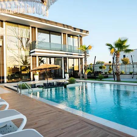 Azura With Pool Sauna Jacuzzi *