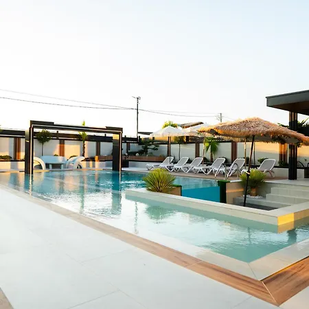 Azura With Pool Sauna Jacuzzi Villa Rrushkull (Durres)