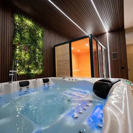 Azura With Pool Sauna Jacuzzi Villa *