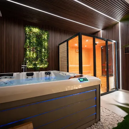 Azura With Pool Sauna Jacuzzi *