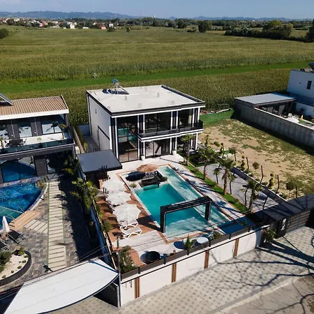 Azura With Pool Sauna Jacuzzi Villa Rrushkull (Durres)