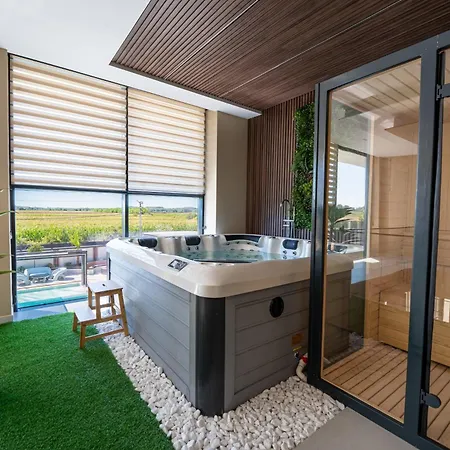Villa Azura With Pool Sauna Jacuzzi *